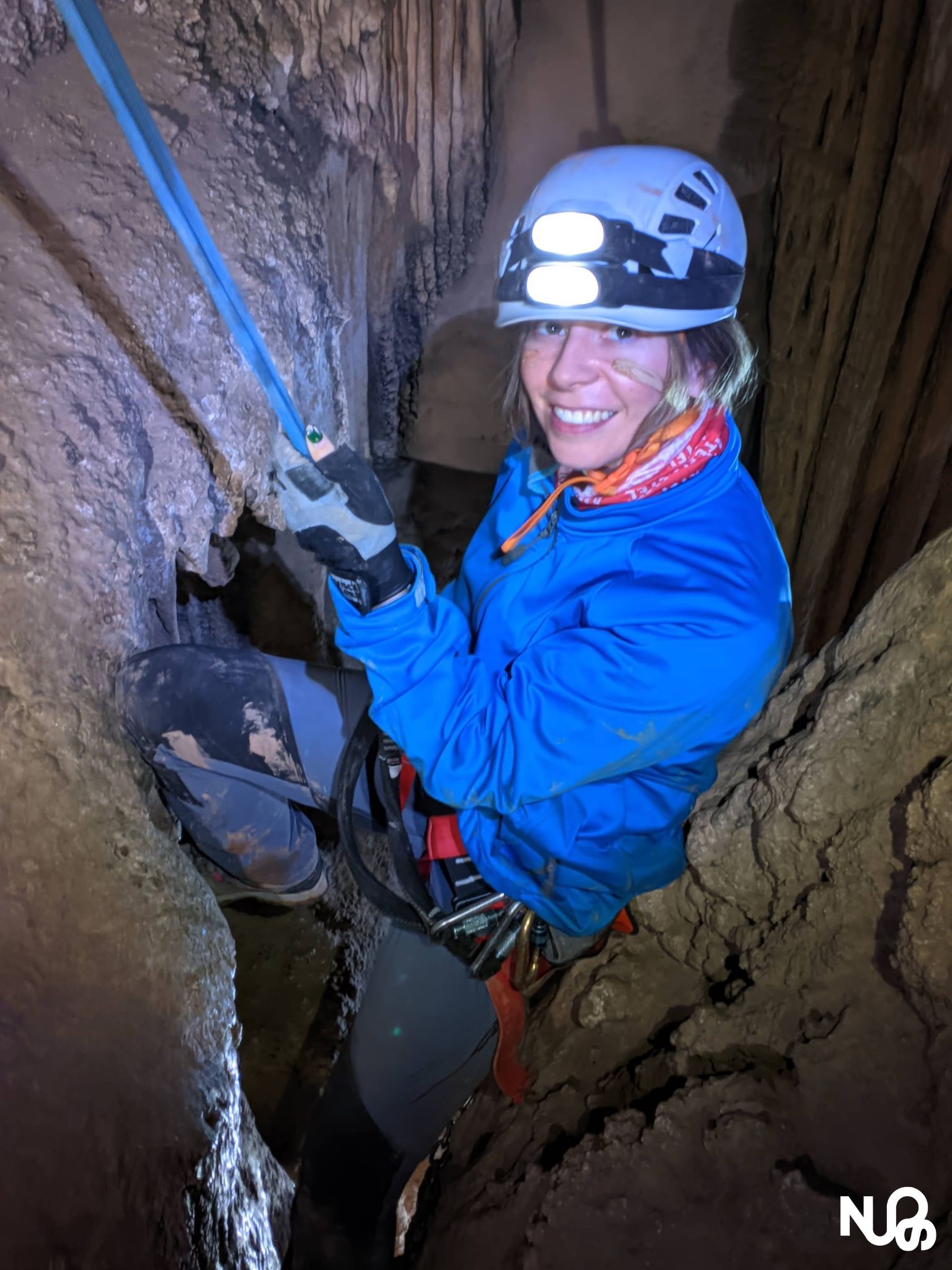 Cueva Cira, Montán